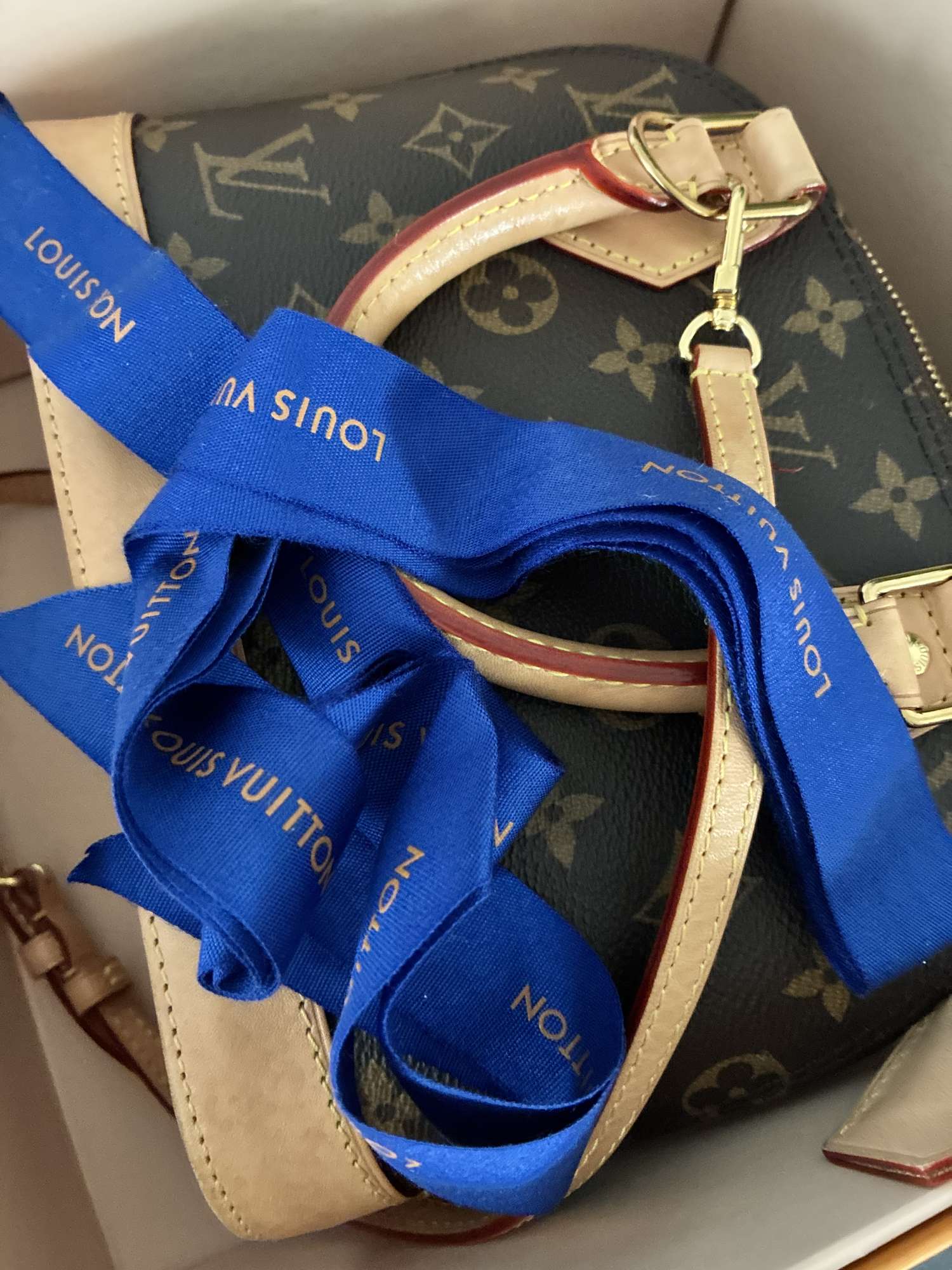 LV alma monogram