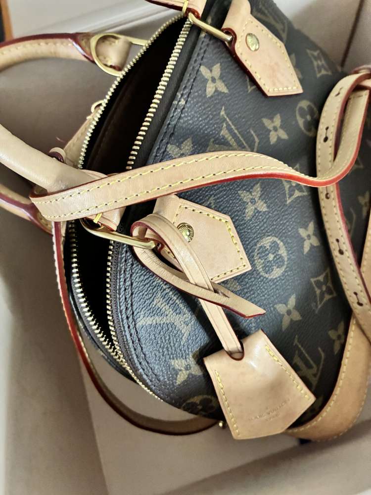 LV alma monogram