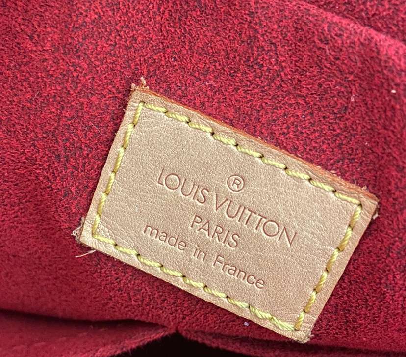 Louis Vuitton Multiple Cité