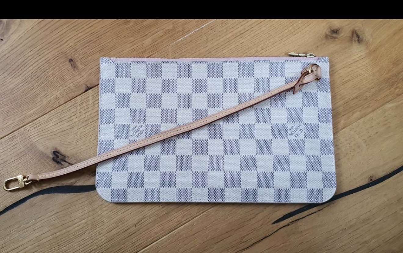 Louis vuitton clutch