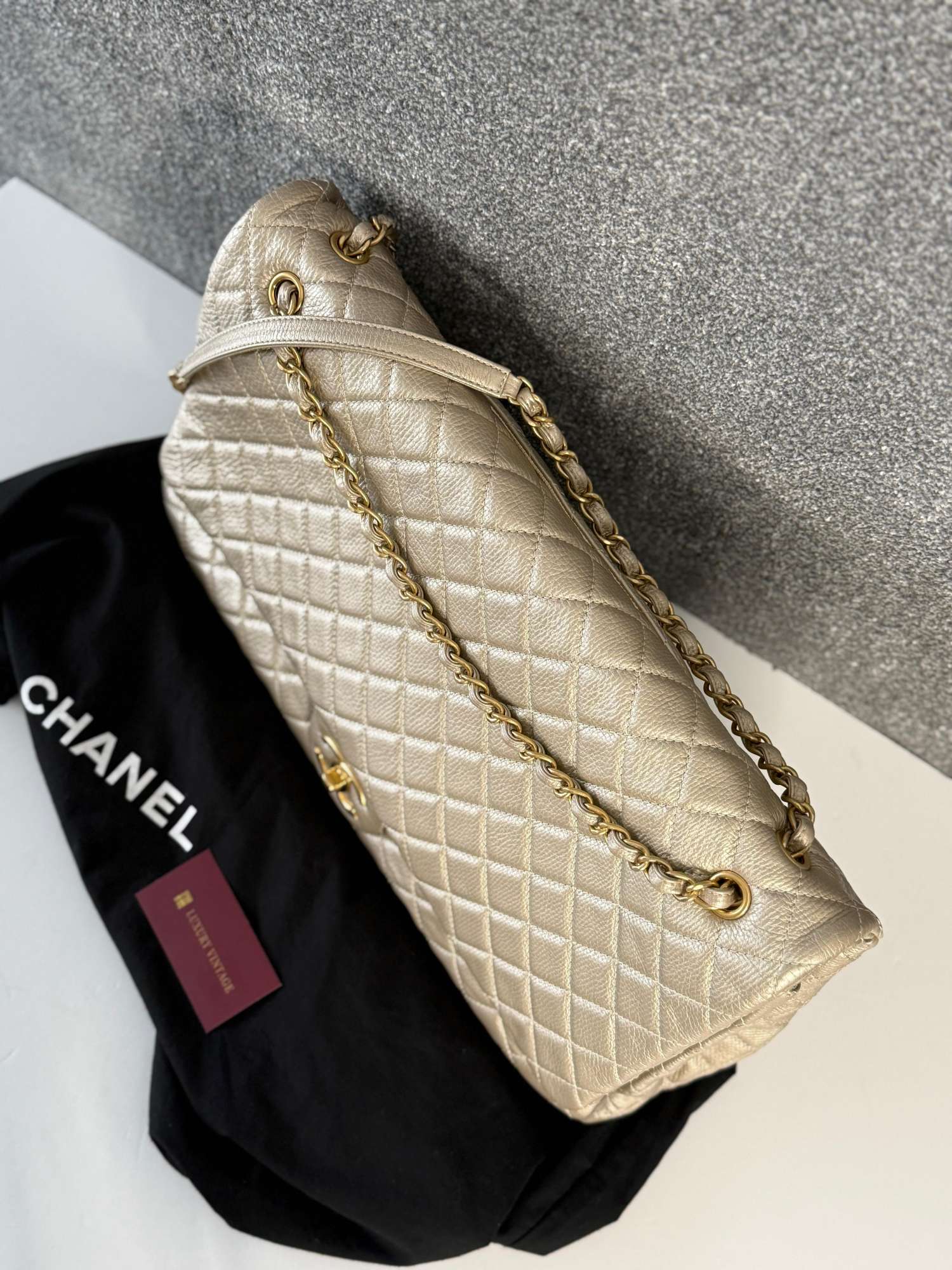 Chanel vintage XL Jumbo