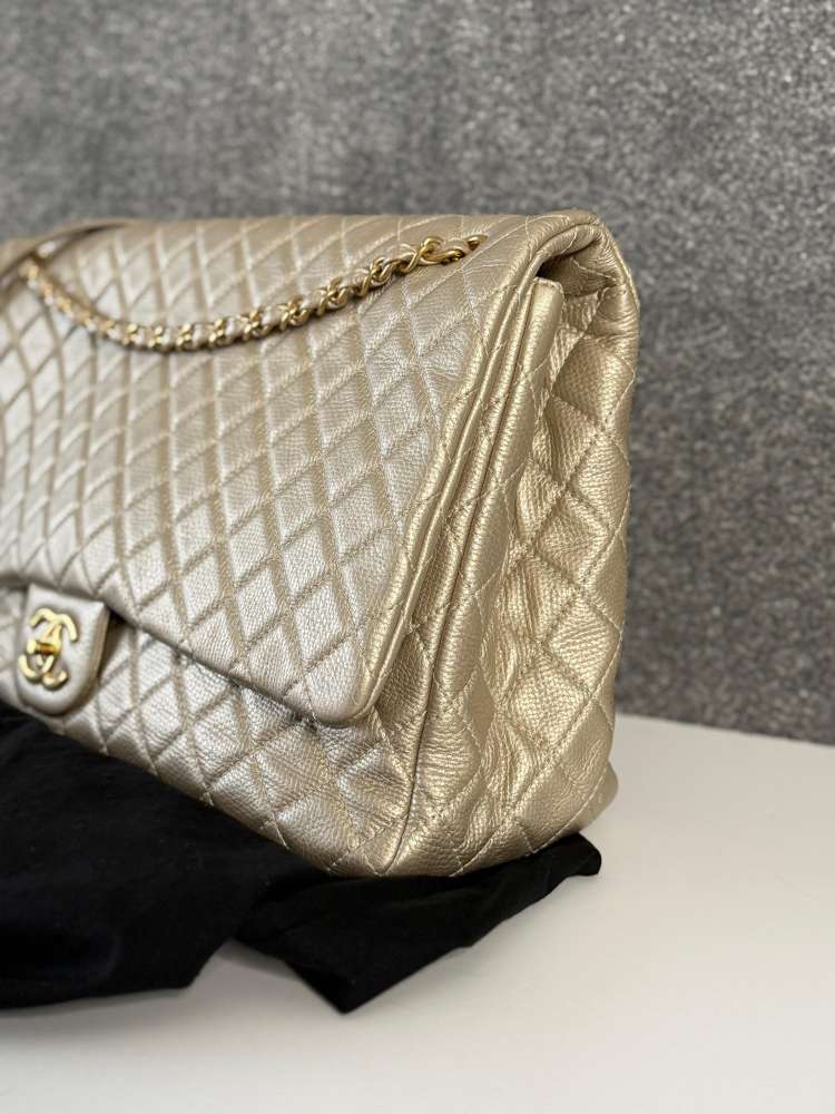 Chanel vintage XL Jumbo