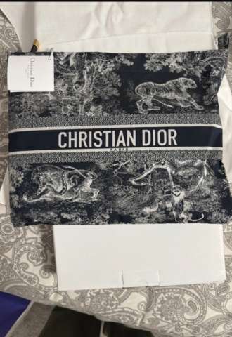https://vipluxury.sk/Dior clutch