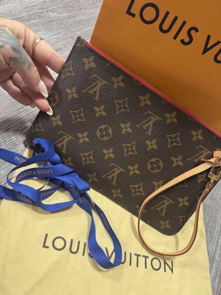 Louis Vuitton Pochette