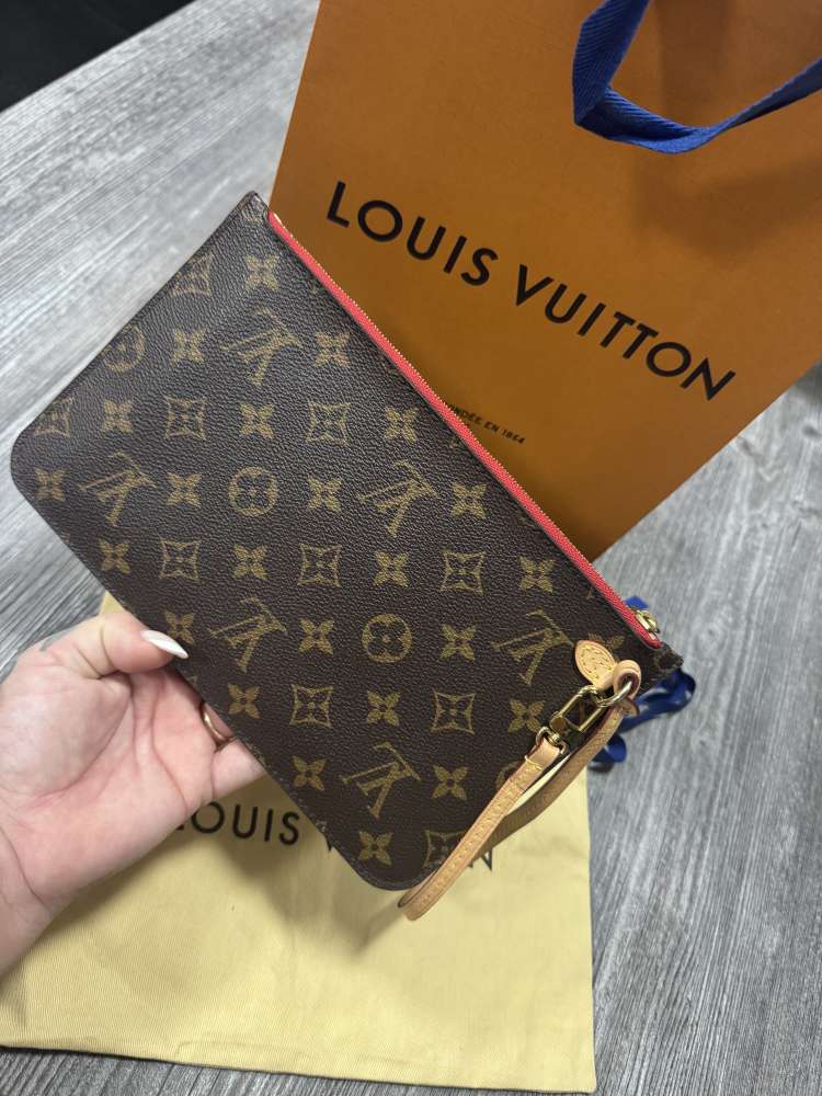 Louis Vuitton Pochette