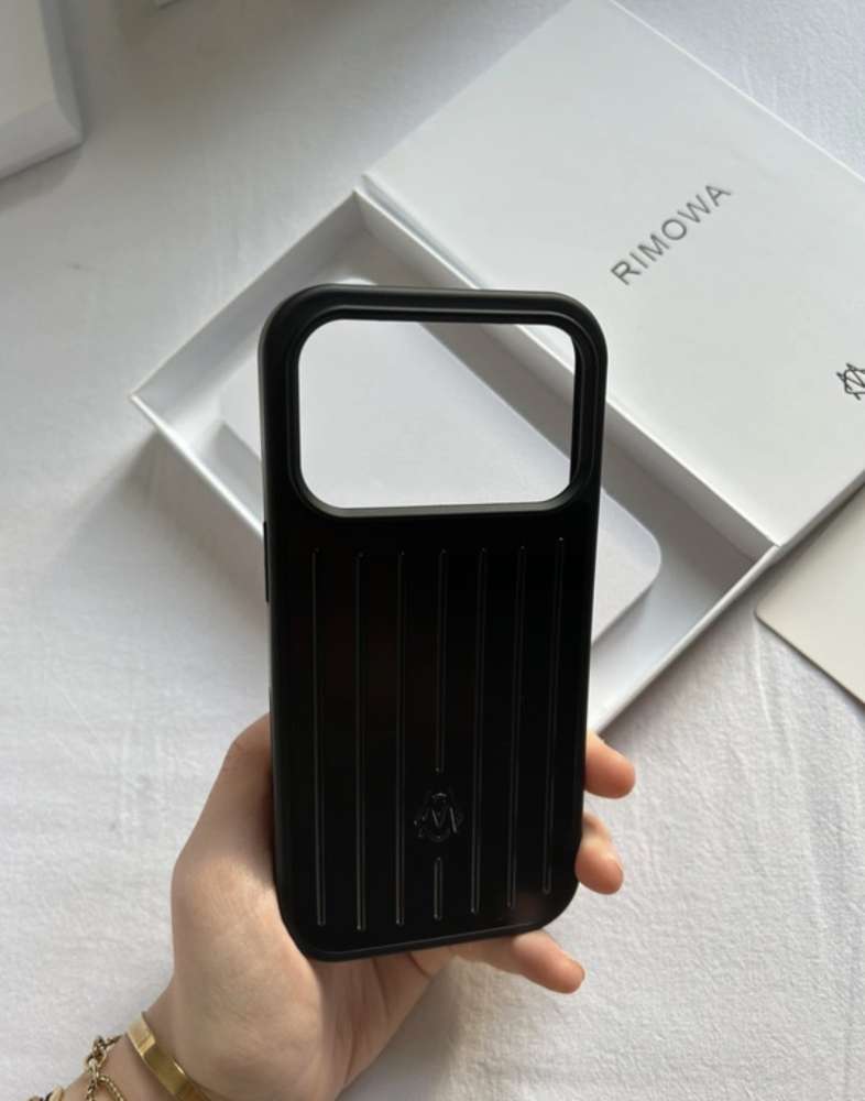 Rimowa iPhone 17 kryt