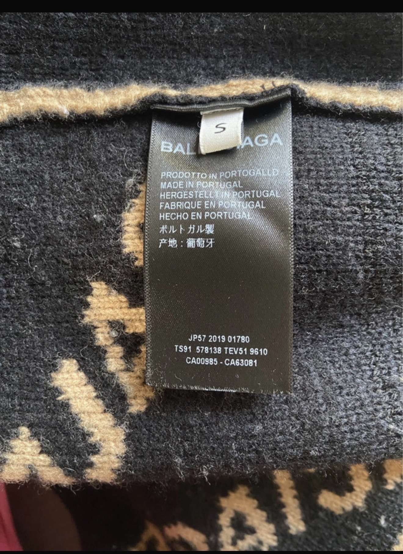 Balenciaga sveter