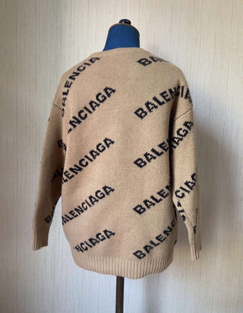 Balenciaga sveter