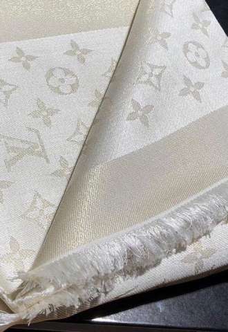 https://vipluxury.sk/LOUIS VUITTON SHINE SHAWL