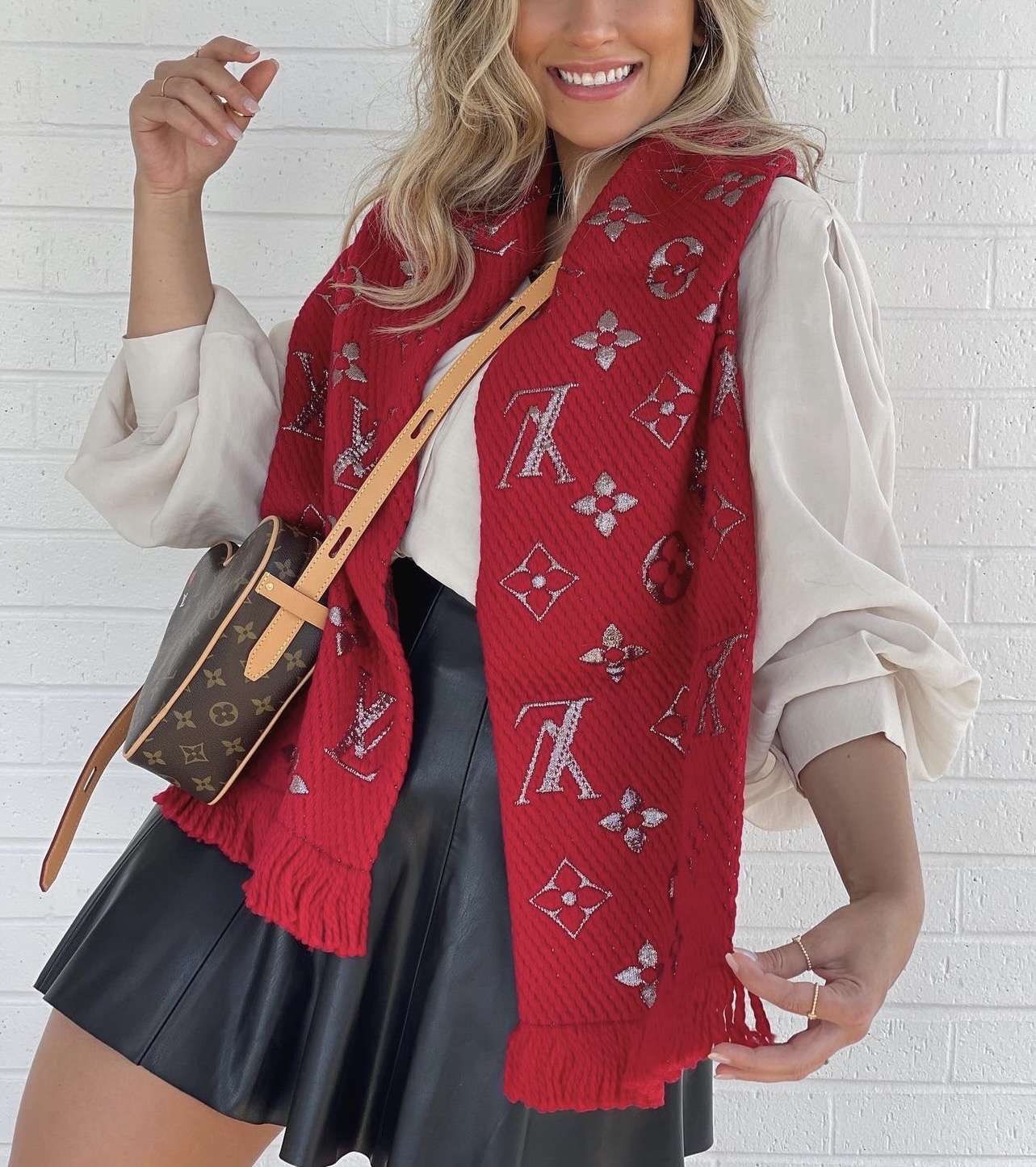 LOUIS VUITTON ČERVENÝ ŠÁL