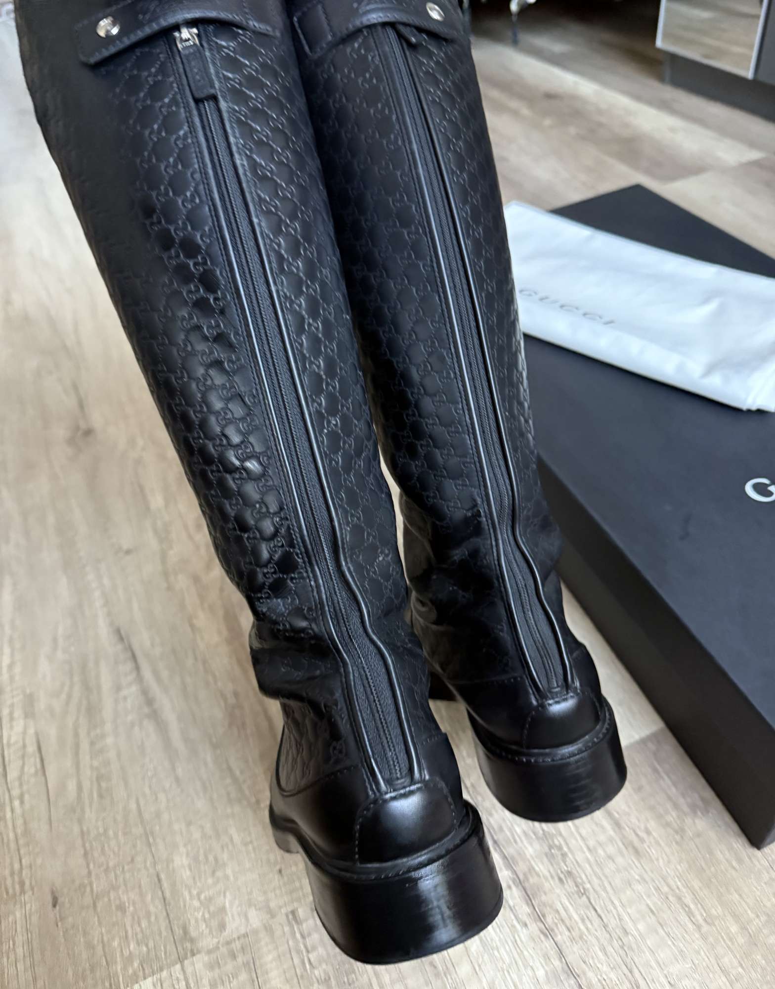 Krásne kožené čižmy Gucci