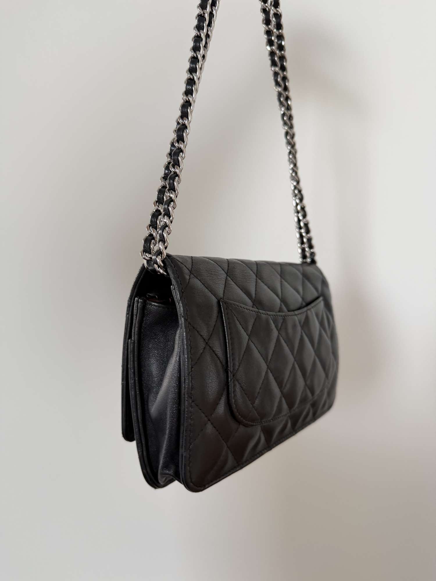 Chanel wallet on chain