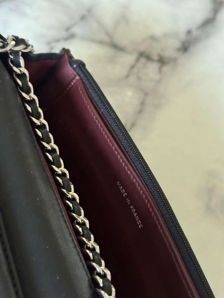 Chanel wallet on chain