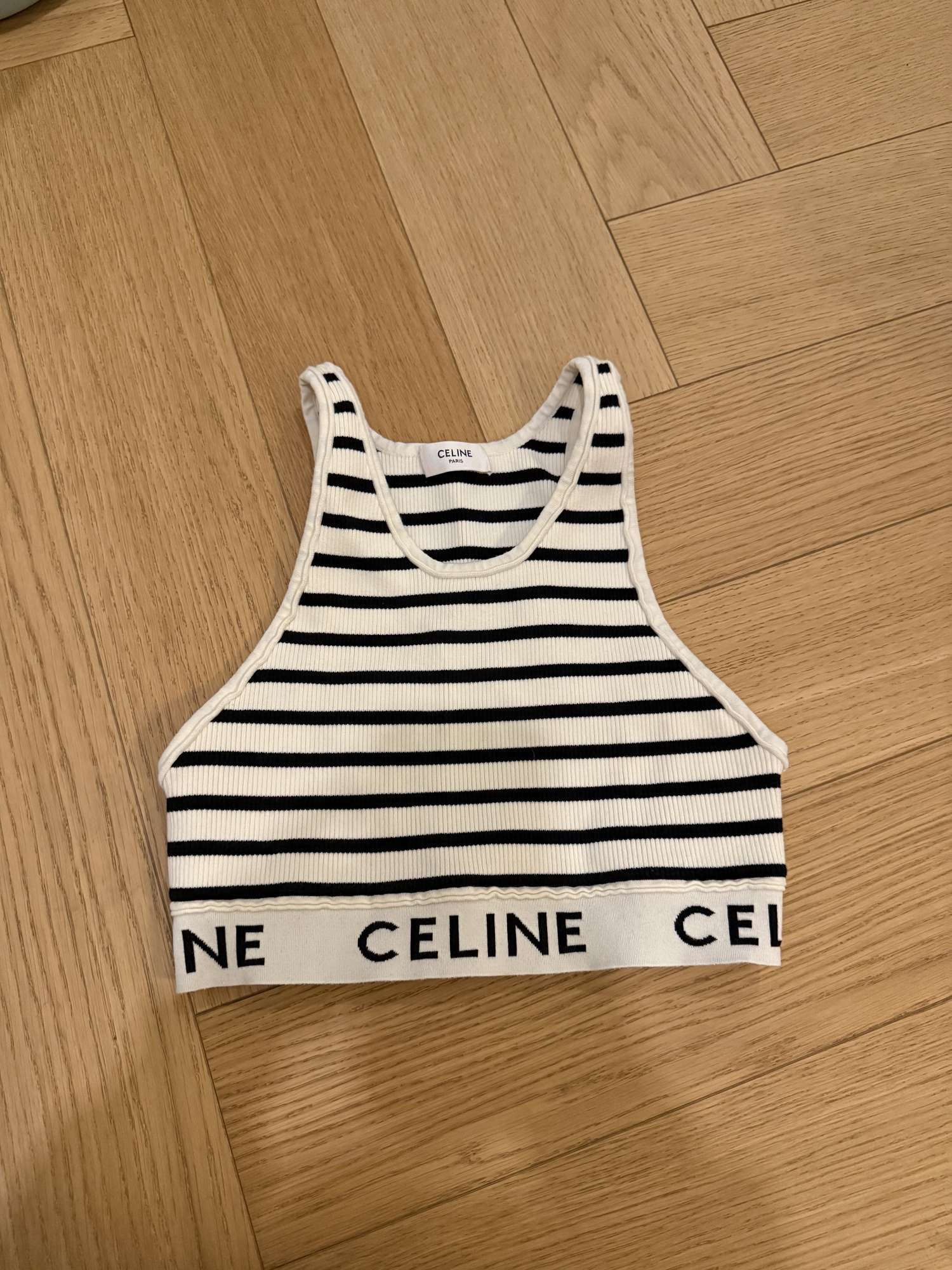 Celine crop vrch