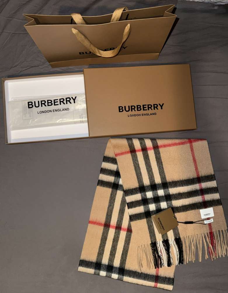 Burberry Classic Check Scarf