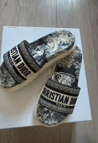 https://vipluxury.sk/Dior šľapky
