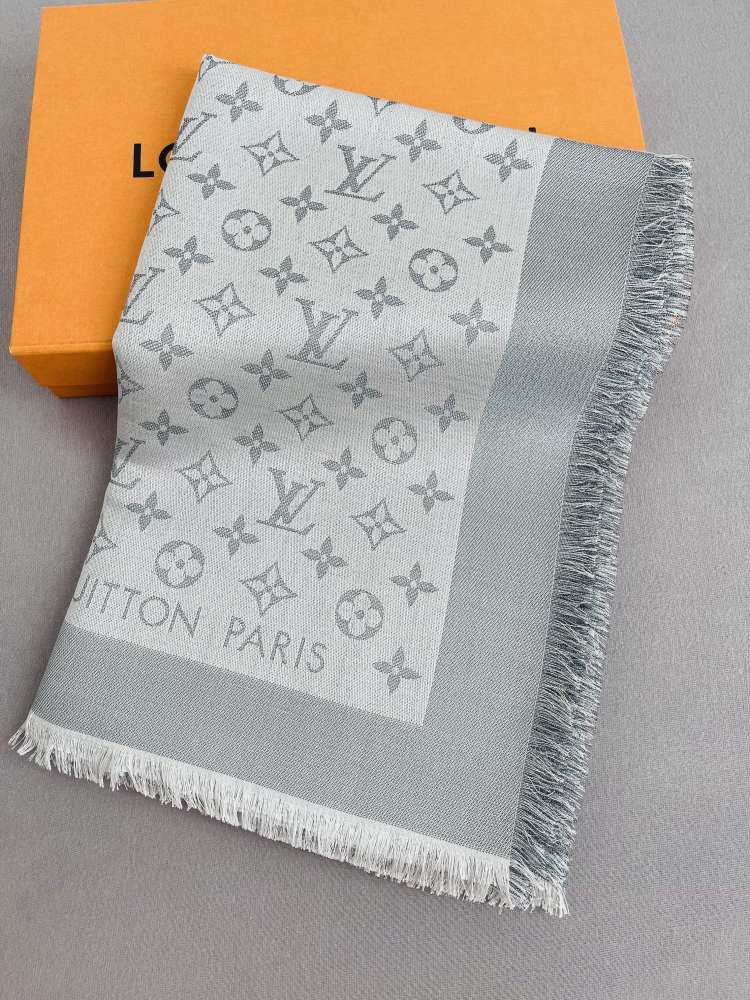 LOUIS VUITTON SHAWL