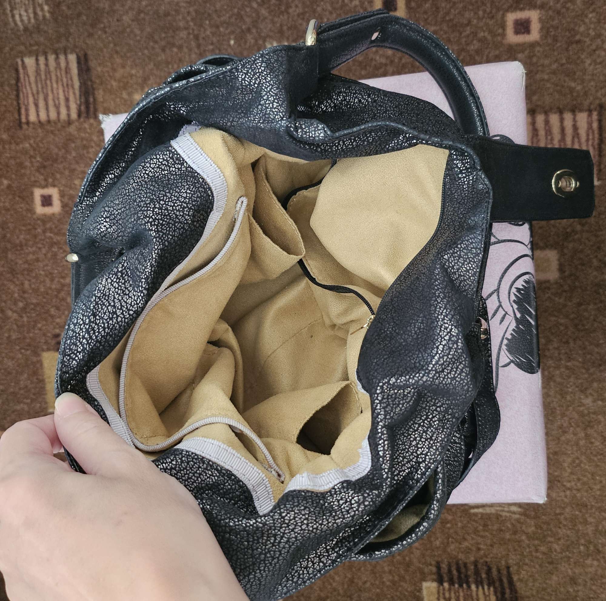 Jimmy Choo kožená kabelka.