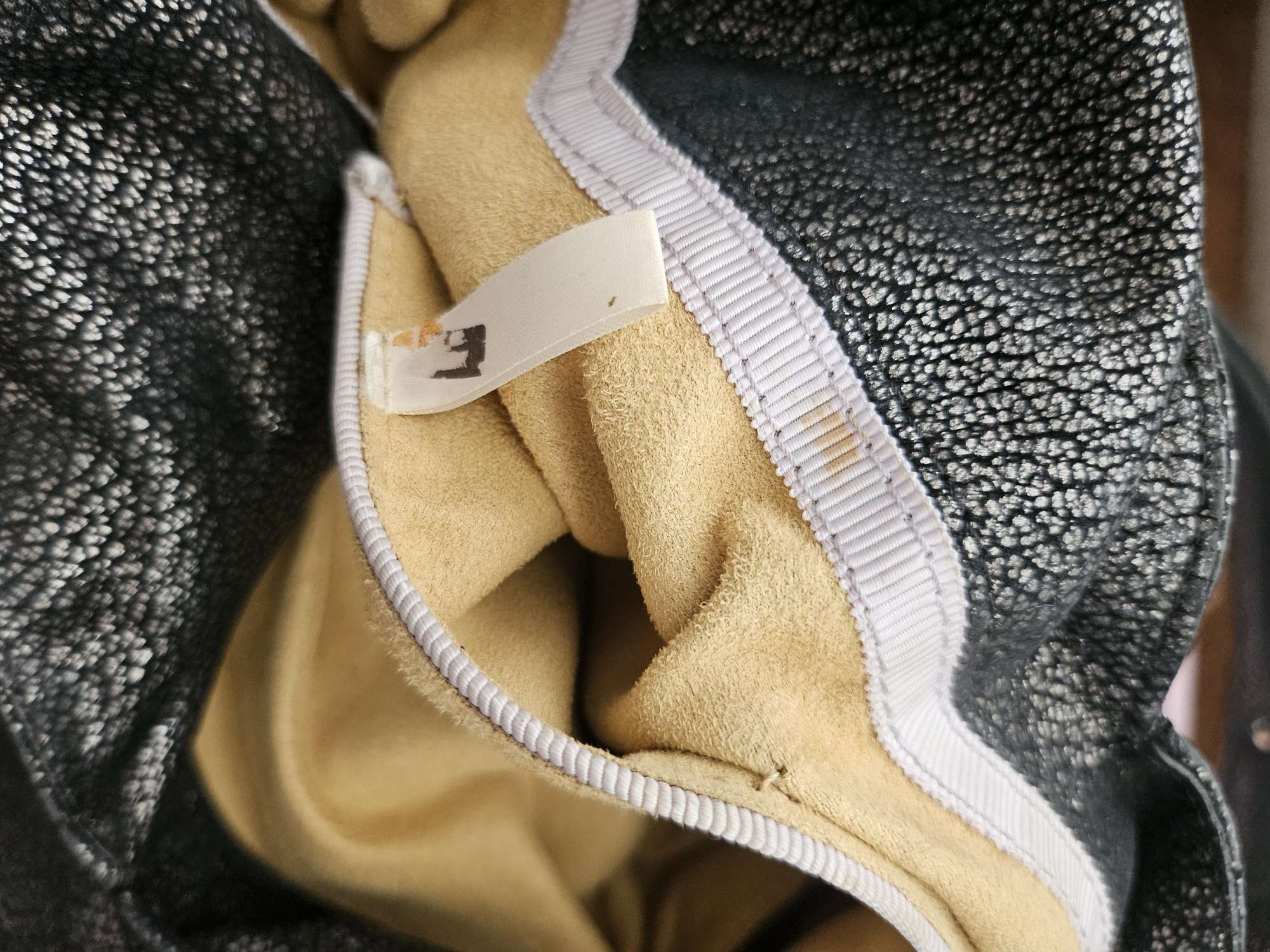 Jimmy Choo kožená kabelka.