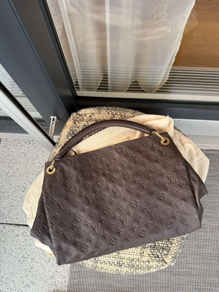 LV Artsy MM