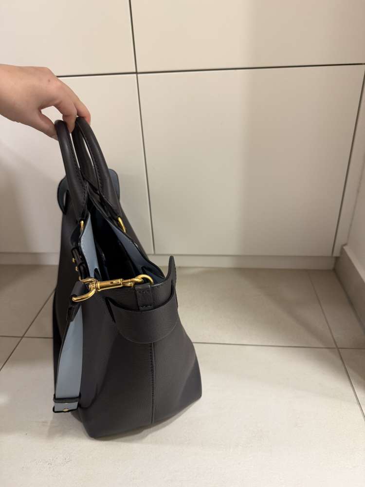 Burberry leather bag