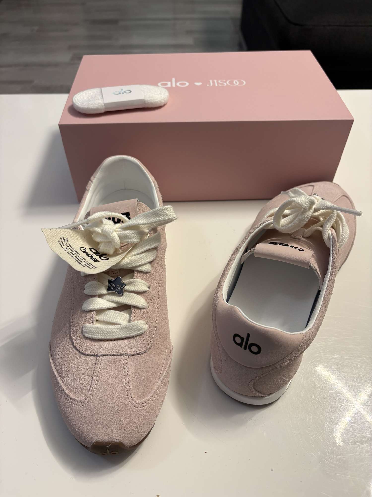 ALO sunset sneaker+Jisso