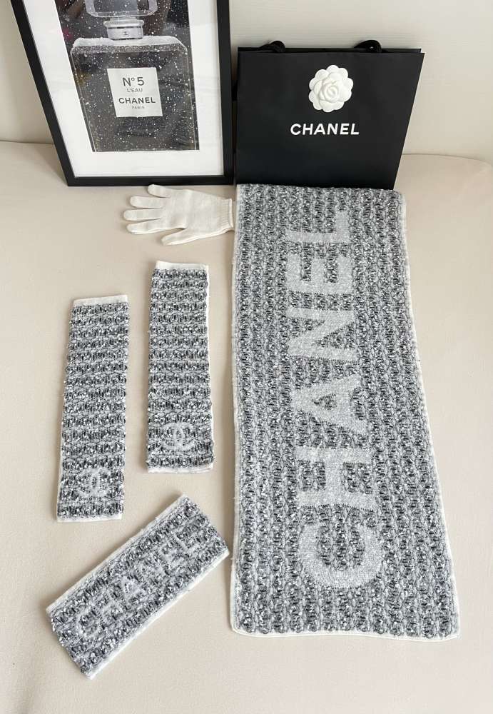 CHANEL NÁDHERNÝ SET ŠÁLU, ČELENKY A RUKAVÍC