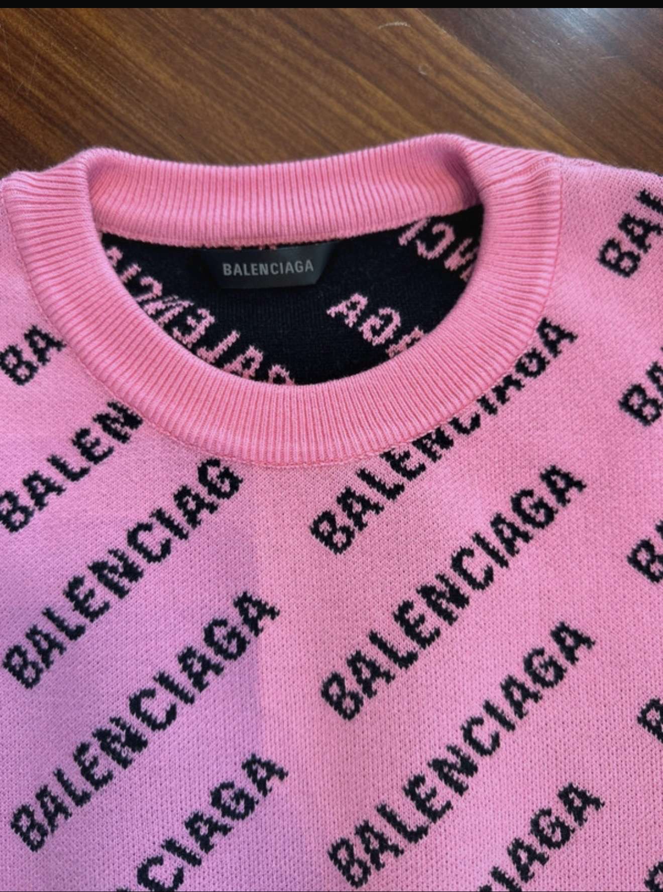 Balenciaga sveter