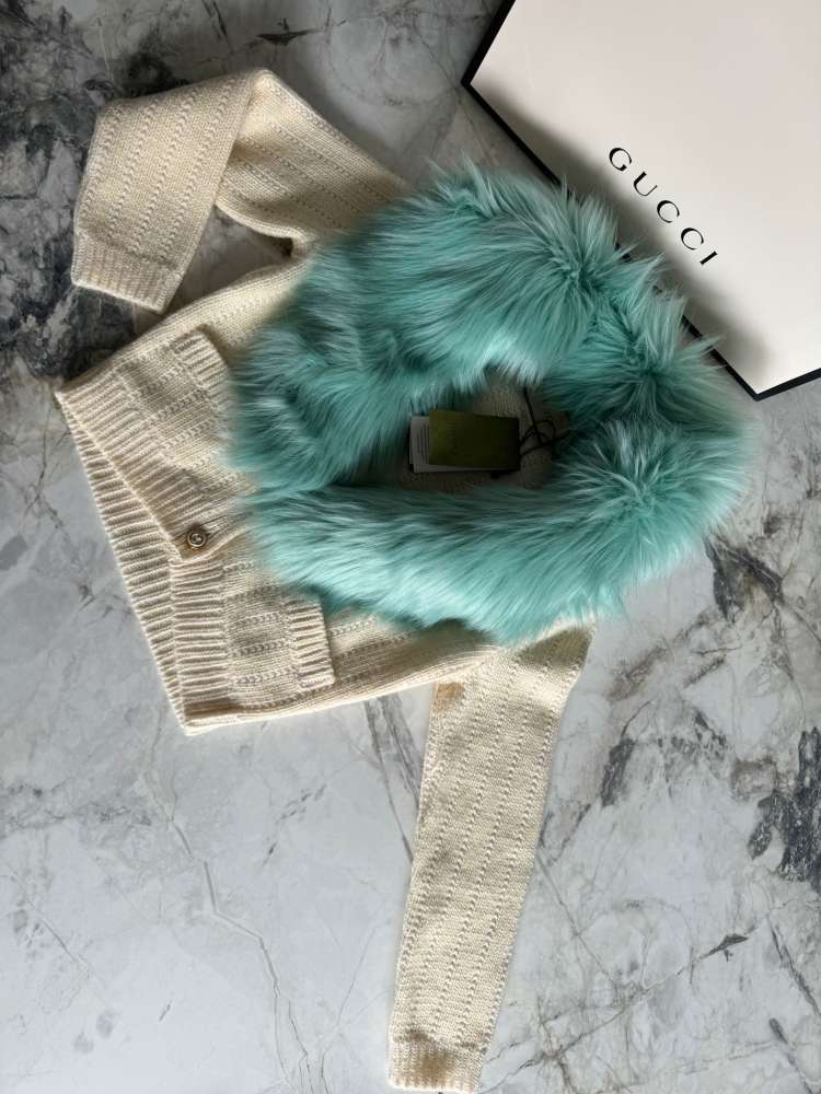 Gucci damsky luxusný  svetrik