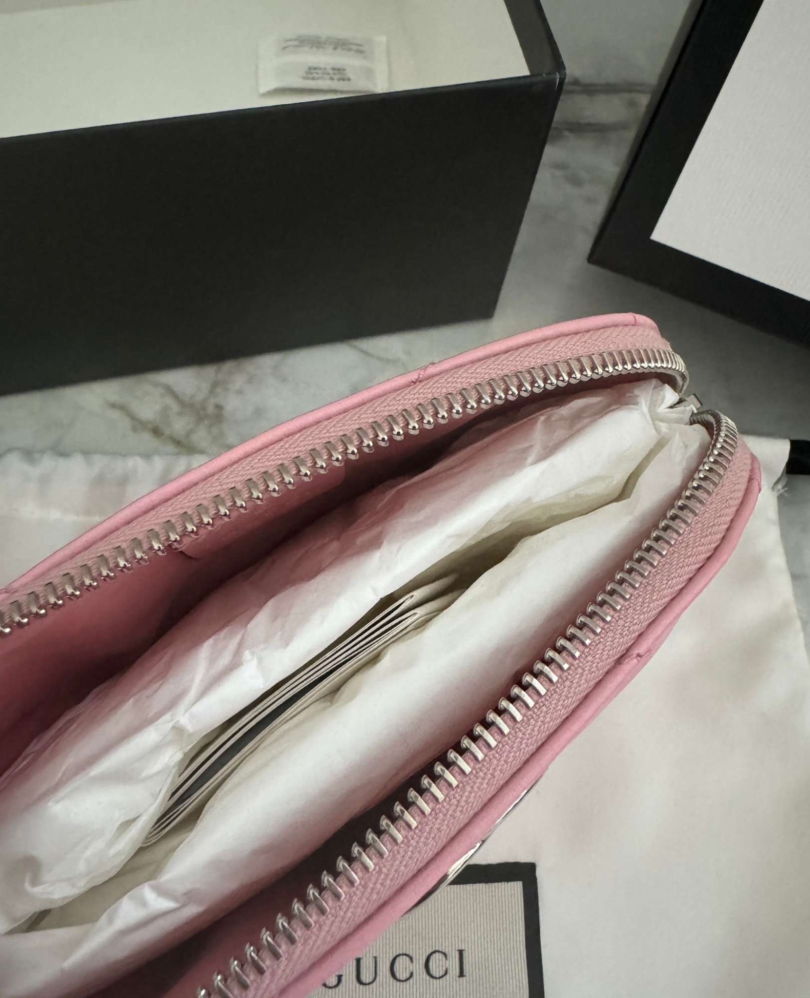 Gucci Marmont kožená taštička