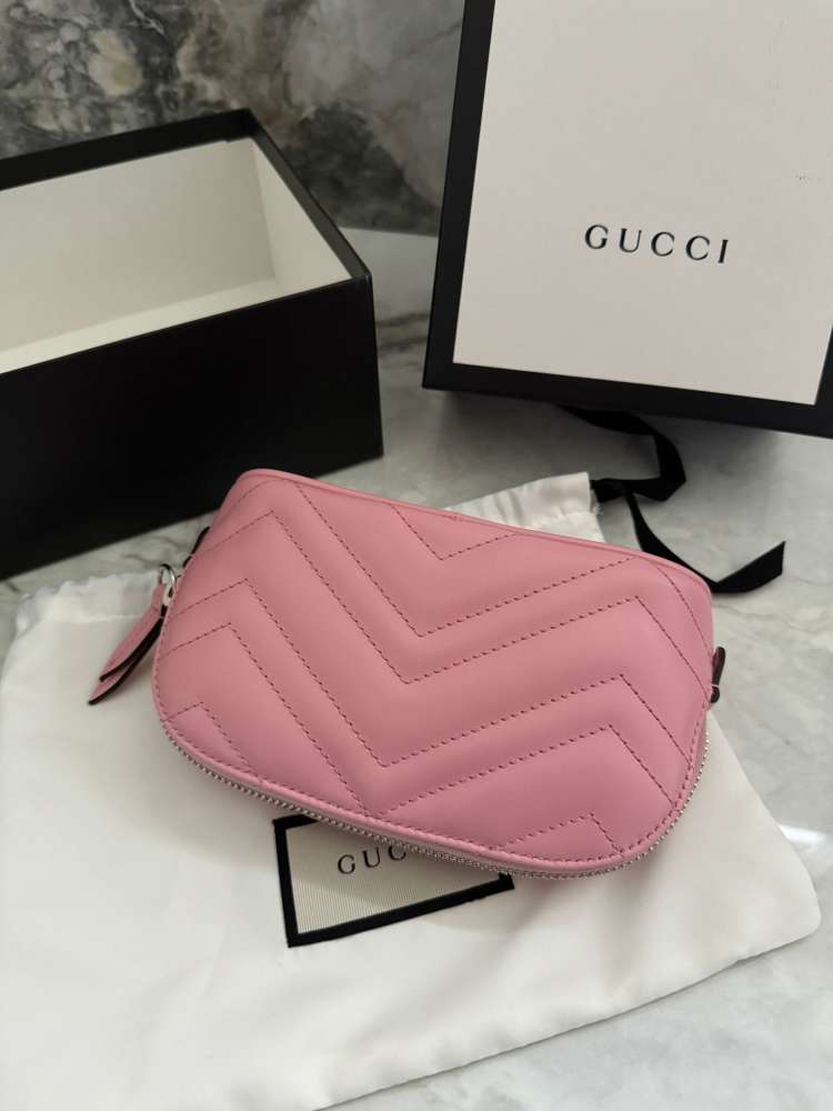 Gucci Marmont kožená taštička