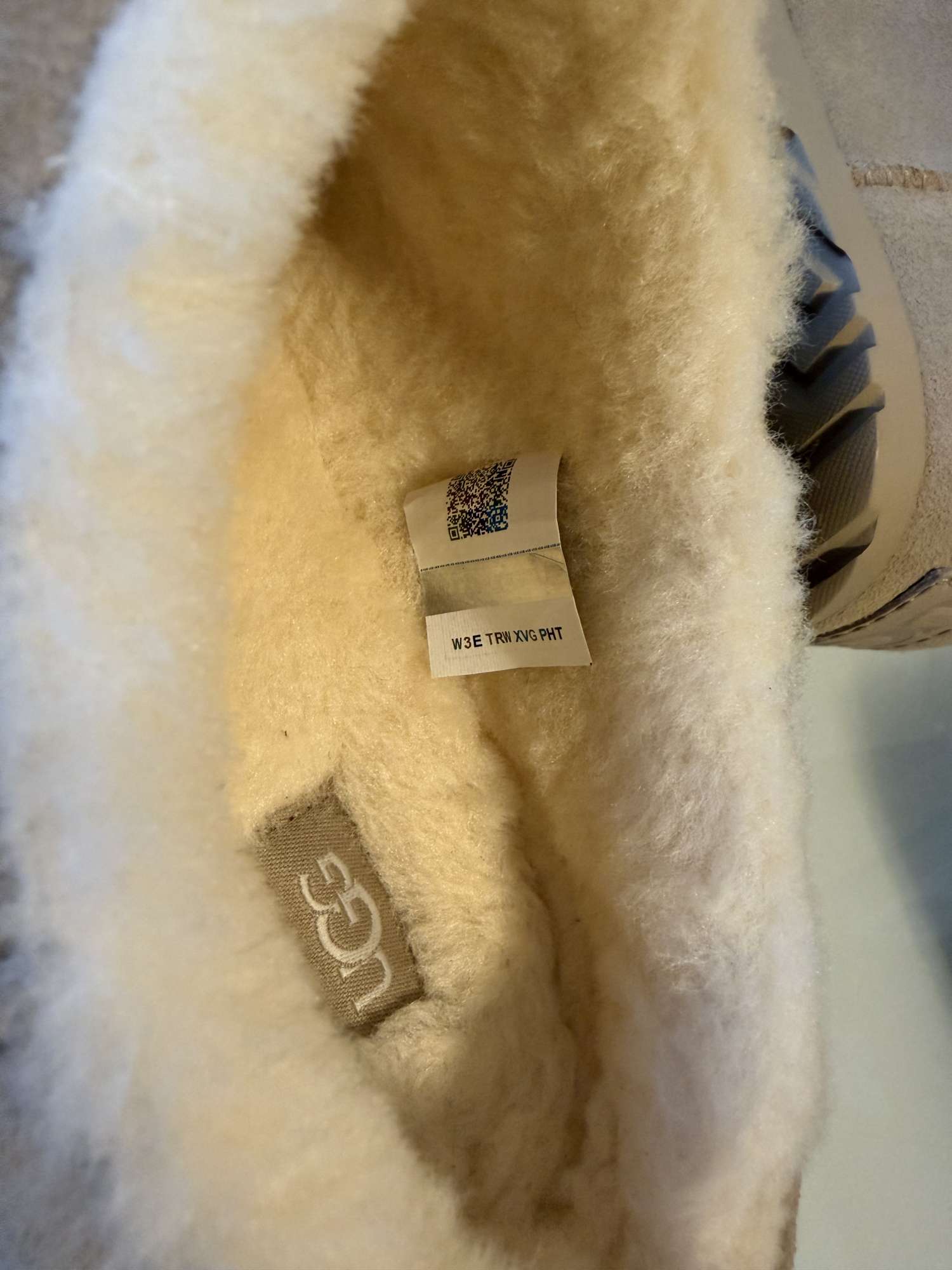 UGG Pumped Slides válenky 40