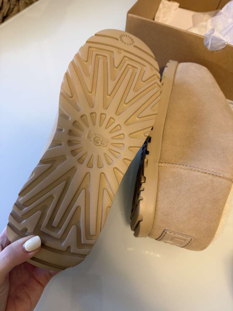 UGG Pumped Slides válenky 40