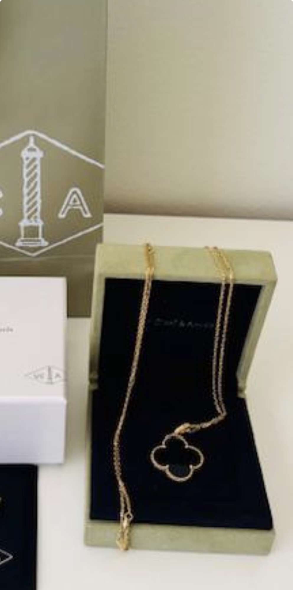 Van Cleef &Arpels nahrdelnik