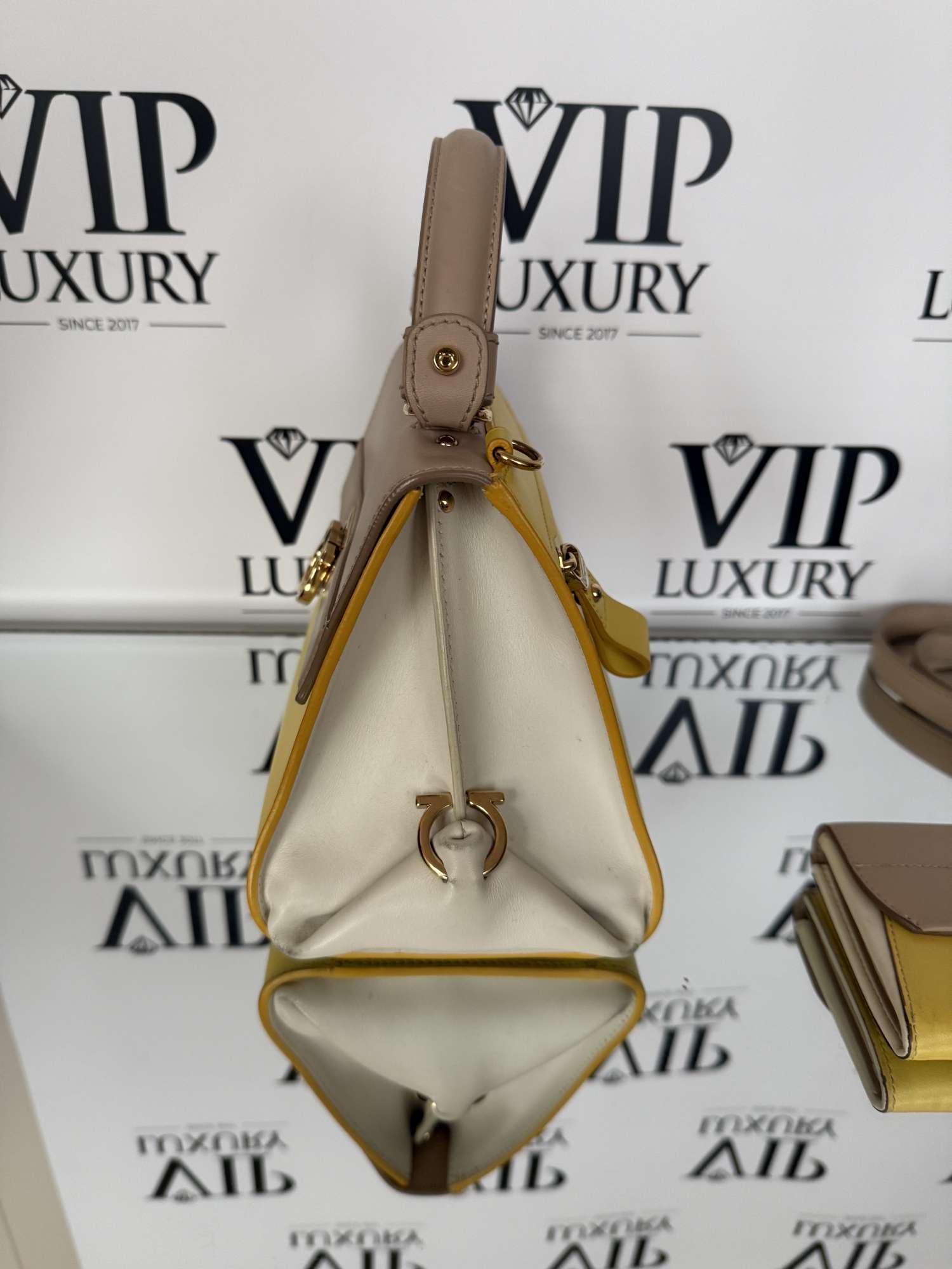 Salvatore Ferragamo kabelka