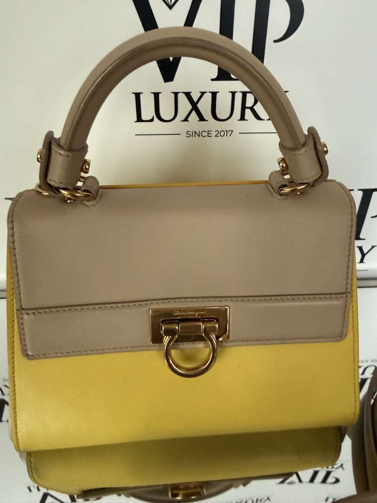 Salvatore Ferragamo kabelka