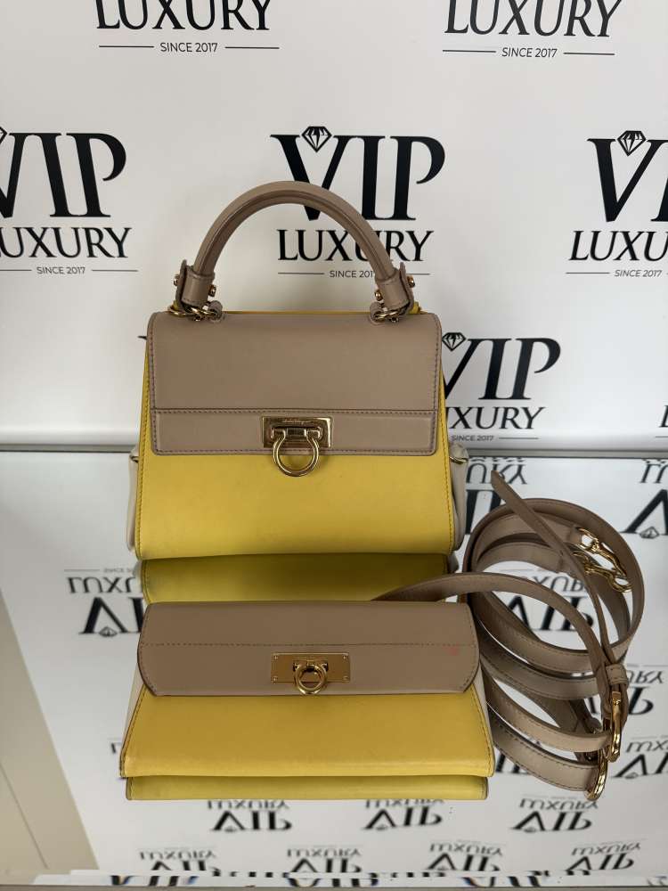 Salvatore Ferragamo kabelka