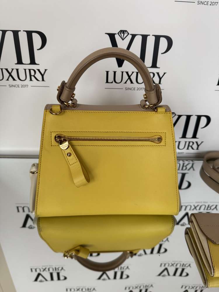 Salvatore Ferragamo kabelka