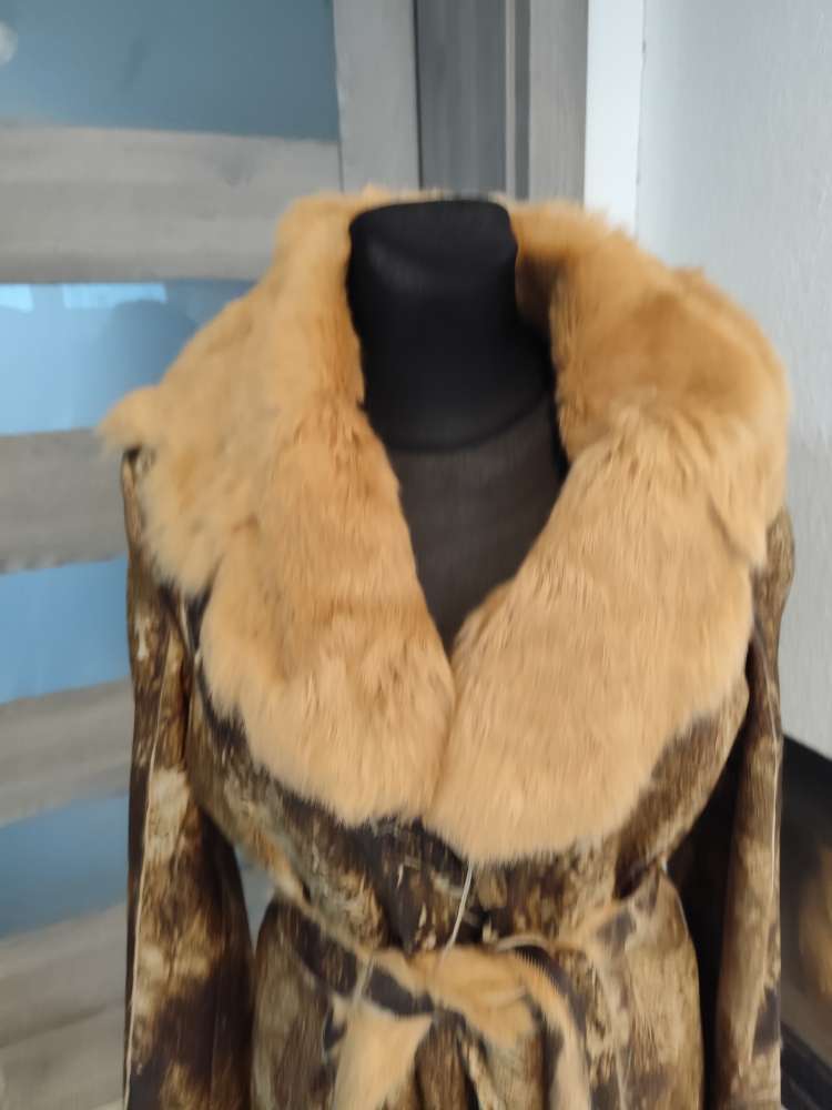 Luxusný kozusinovy kabatik