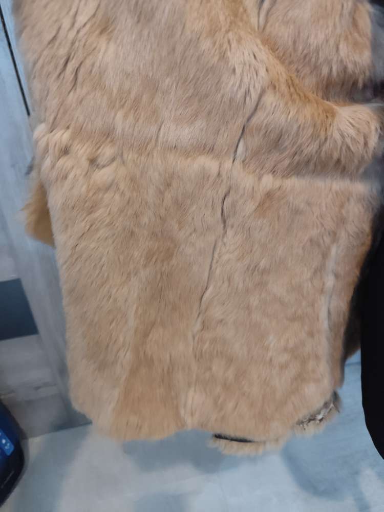 Luxusný kozusinovy kabatik