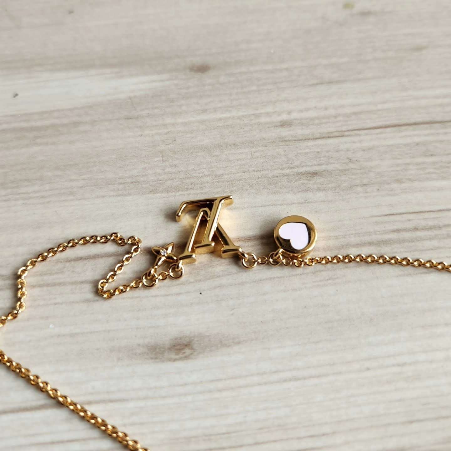 Louis Vuitton Nahrdelnik