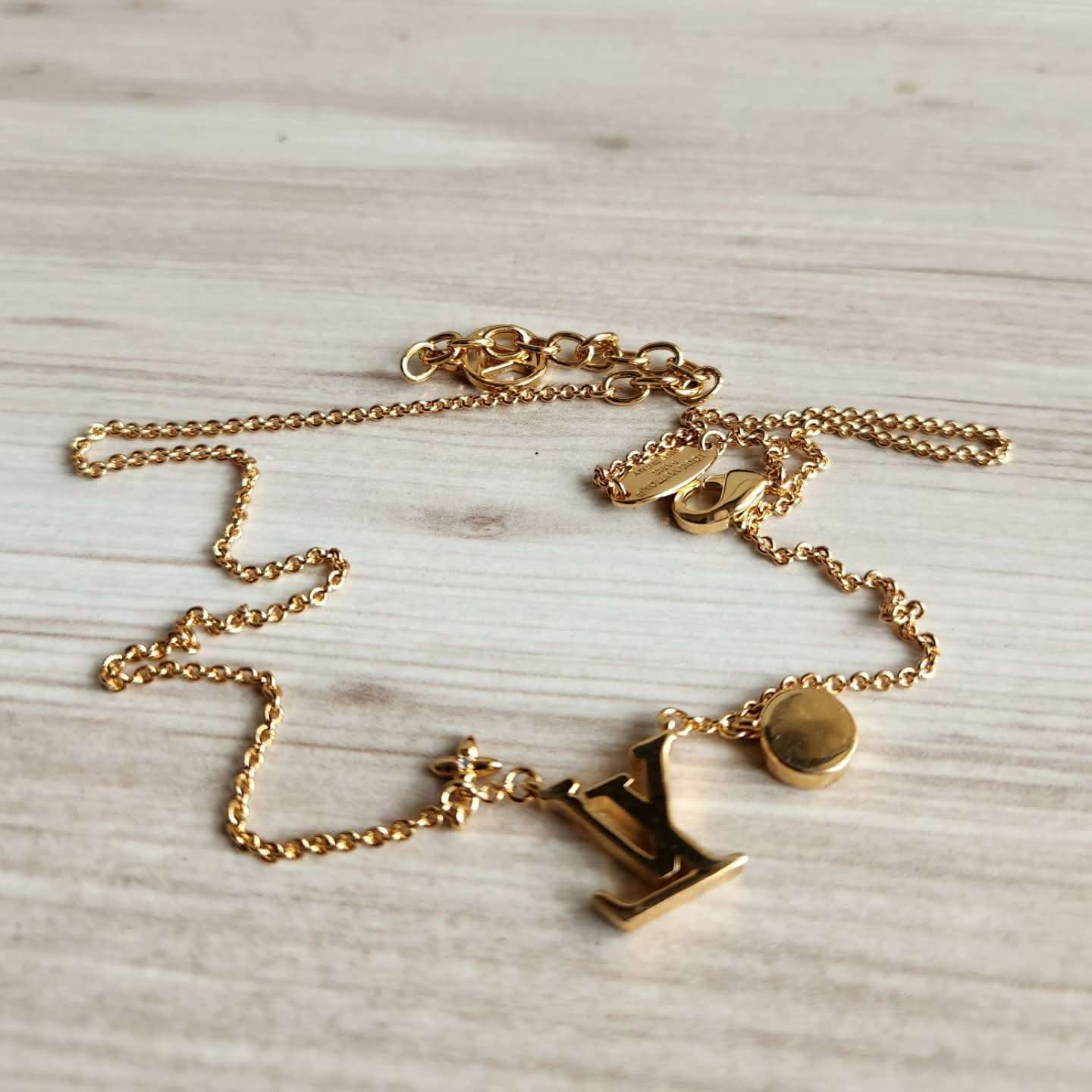 Louis Vuitton Nahrdelnik