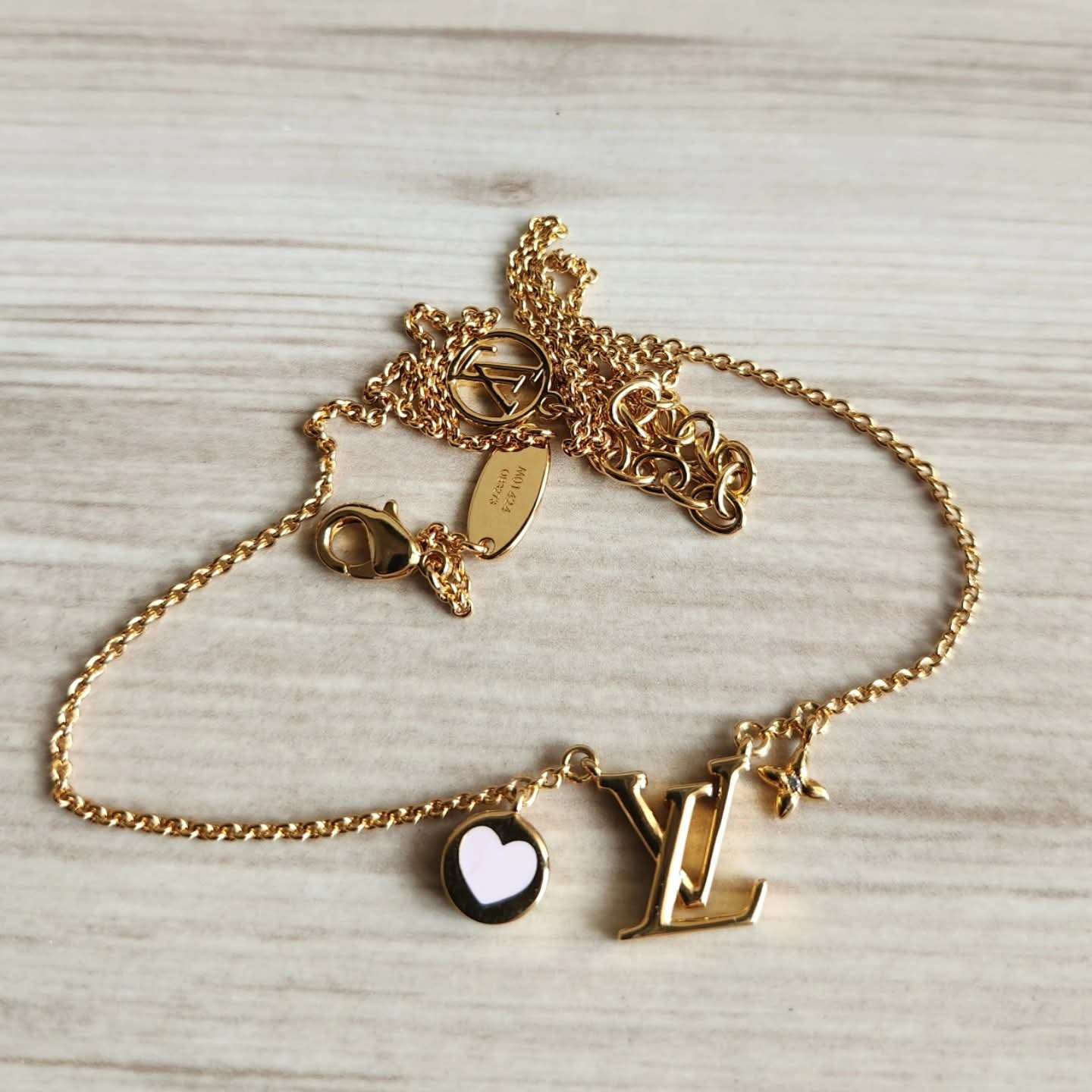 Louis Vuitton Nahrdelnik