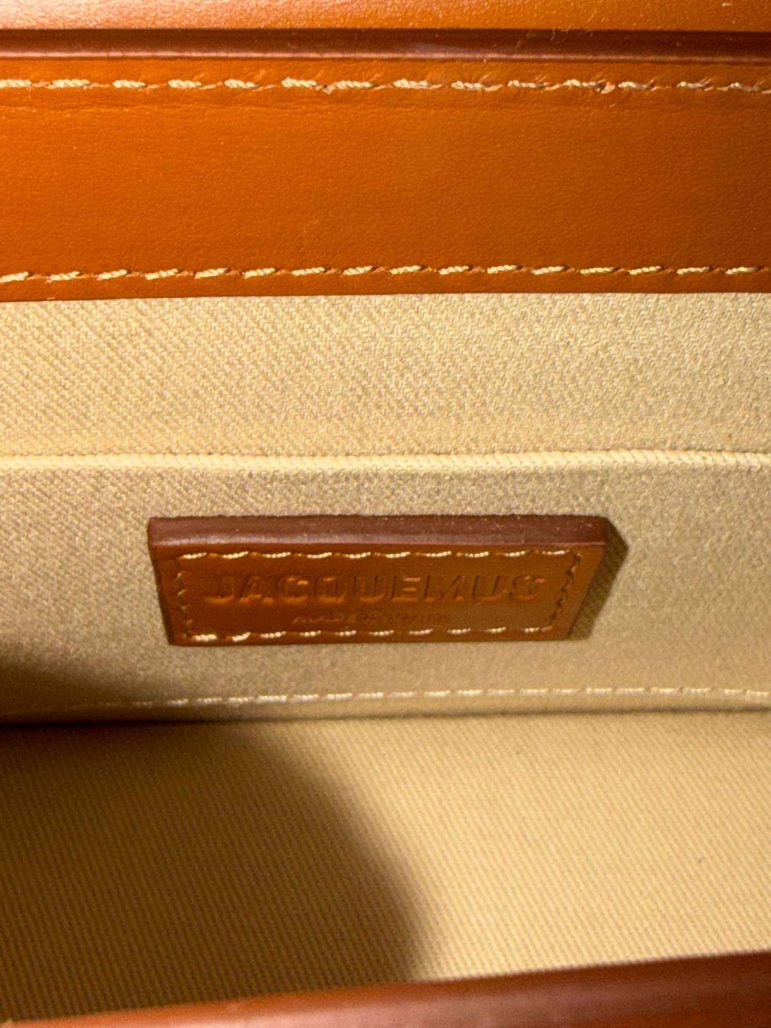 Jacquemus kabelka gold