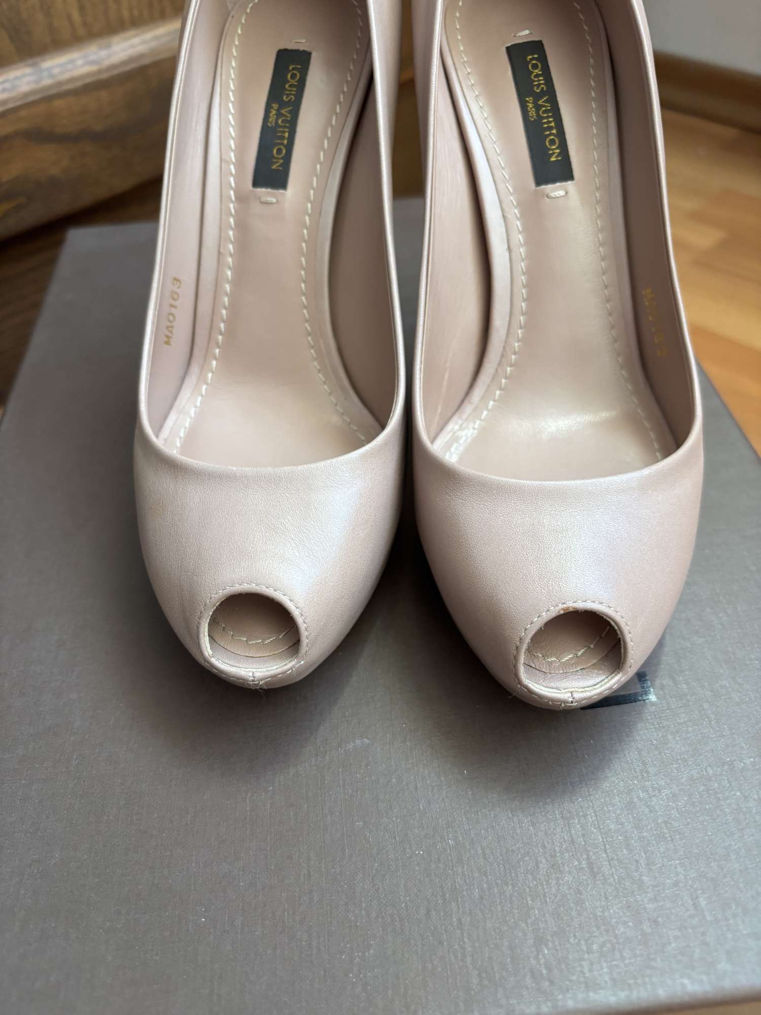 Louis Vuitton lodičky