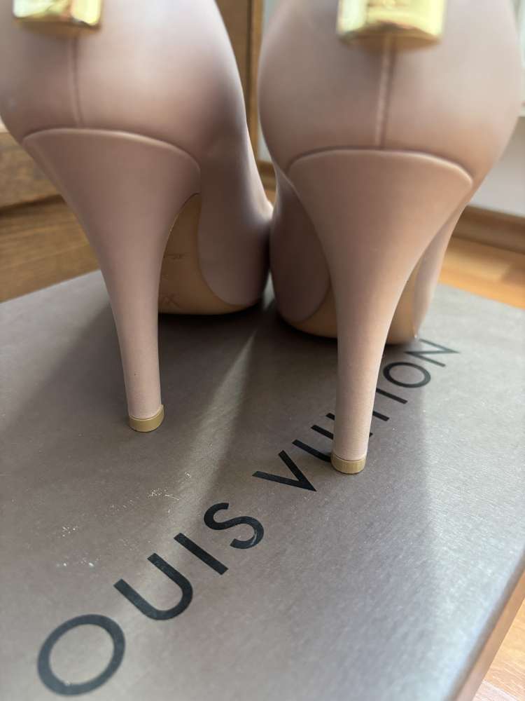 Louis Vuitton lodičky