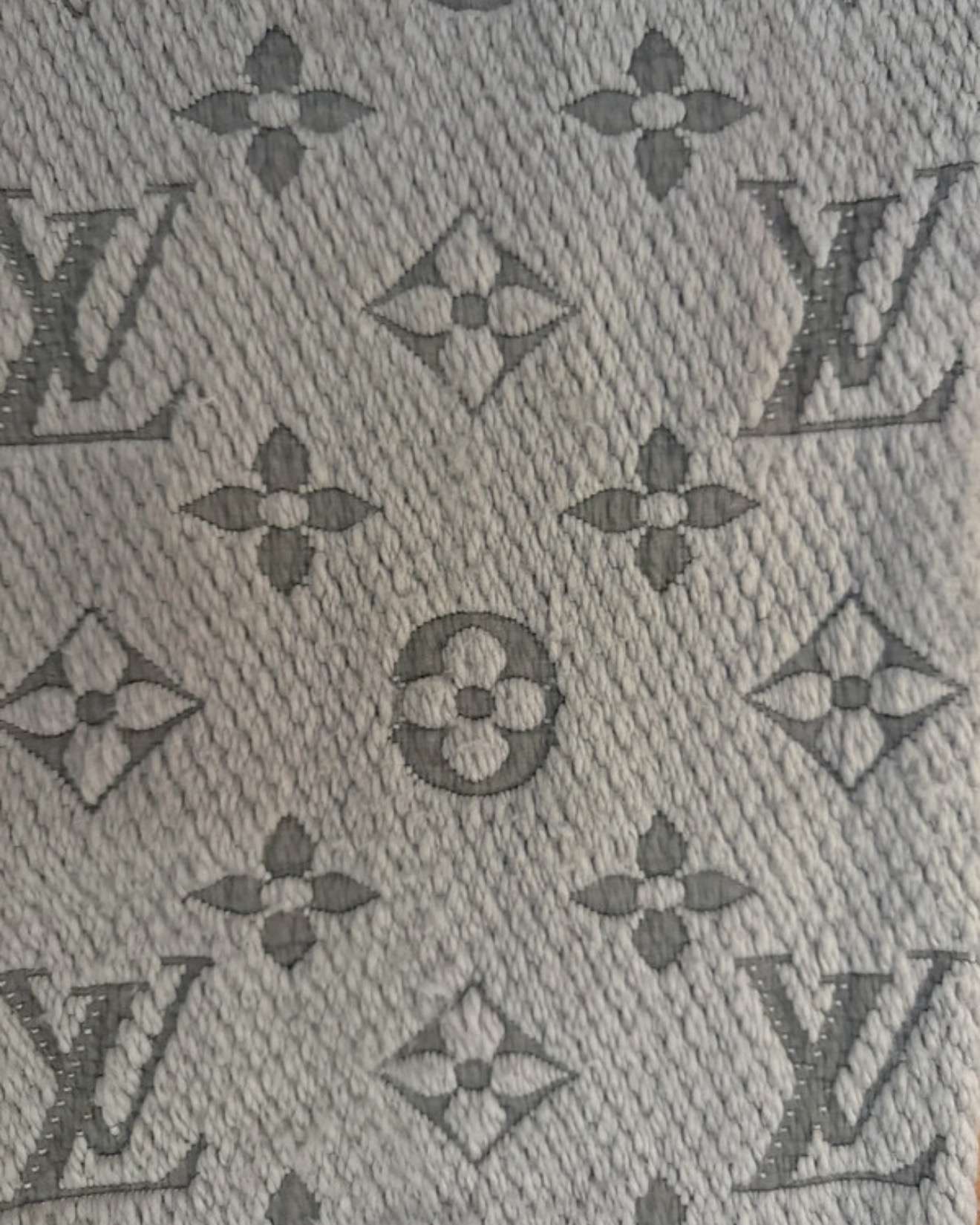 Louis Vuitton šál
