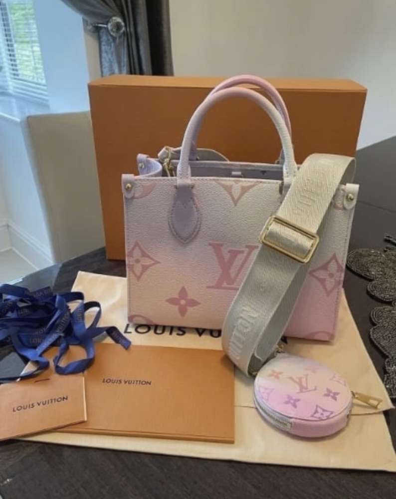 Louis Vuitton Onthego PM