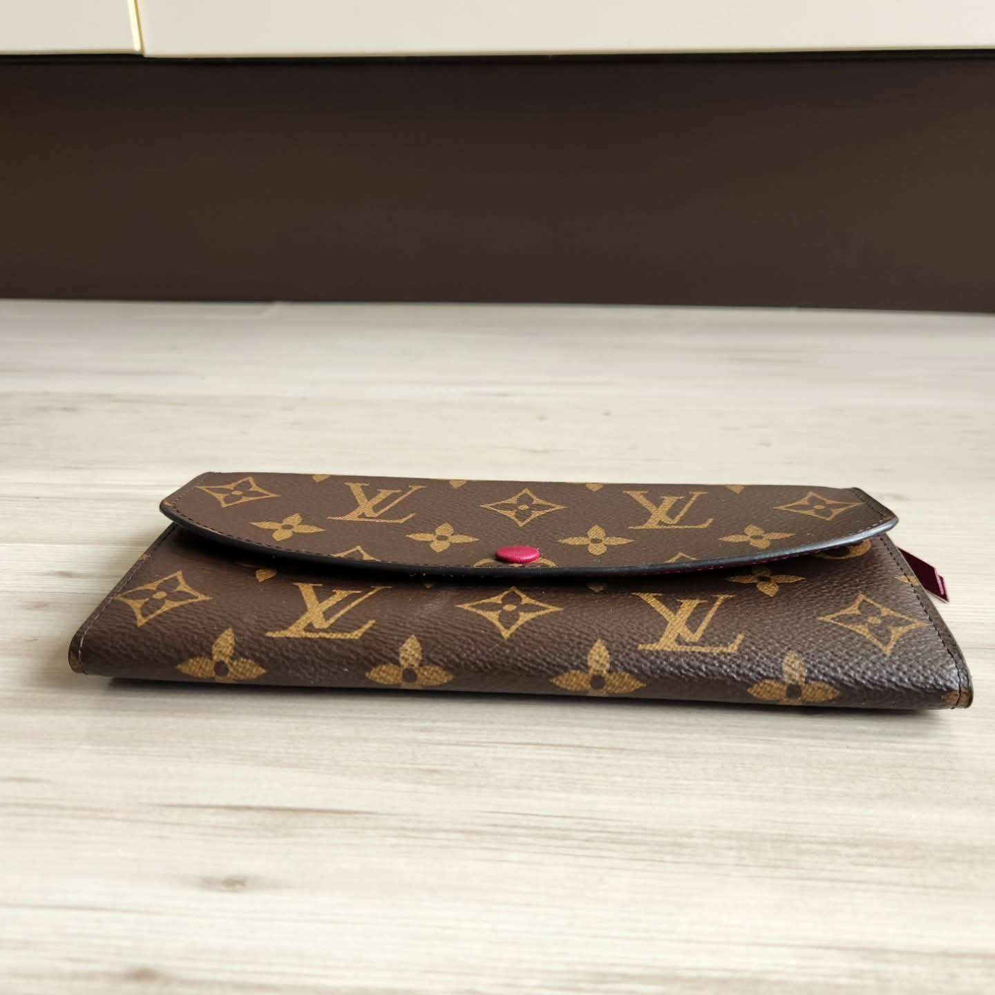 Louis Vuitton Emilie