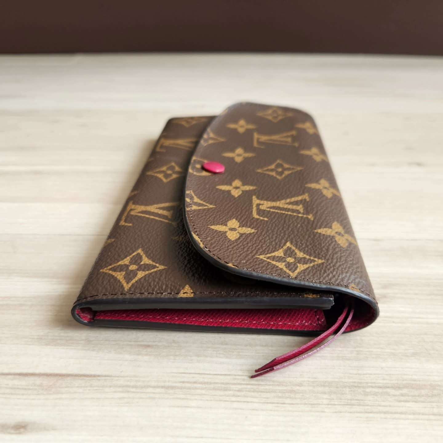 Louis Vuitton Emilie